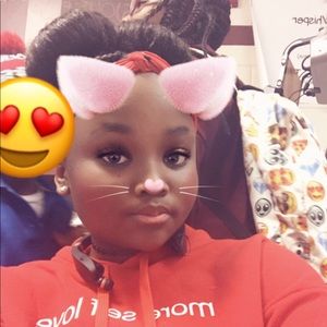 Meet your Posher, Bettie